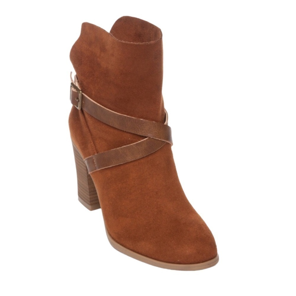 New Directions Jorie Strap Cognac Boots NWOT